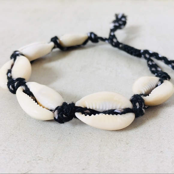 BOHO Shell Bracelet - Picture 2 of 6